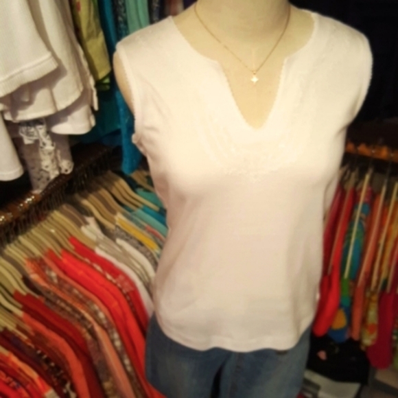 ALLYSON WHITMORE PETITE ♡ Gorgeous White Embroidered V Neck Sleeveless Top PS - Picture 5 of 11